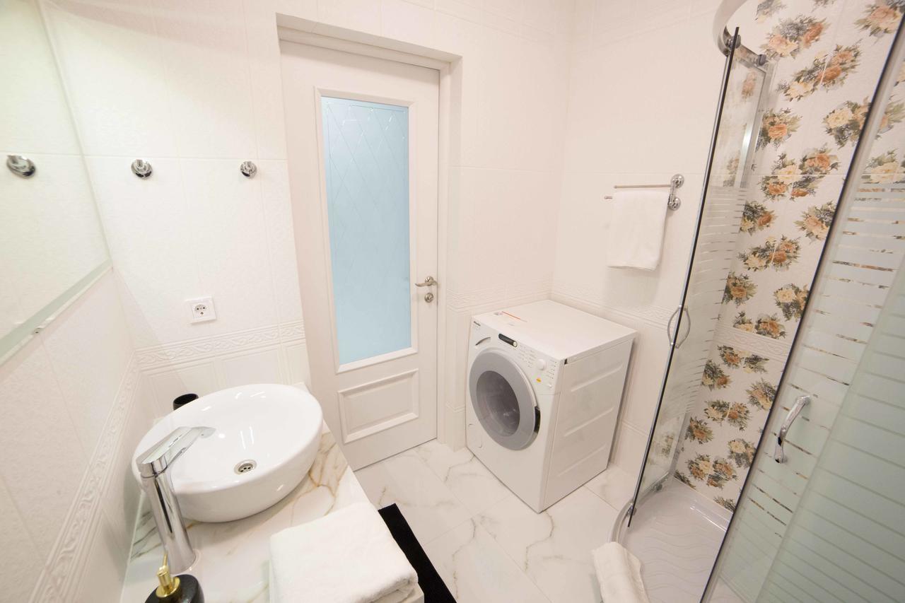 Leogrand Apartments On Kulisha 36 Lviv Eksteriør bilde