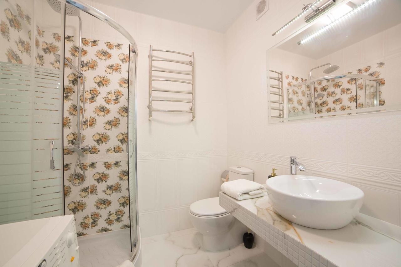 Leogrand Apartments On Kulisha 36 Lviv Eksteriør bilde